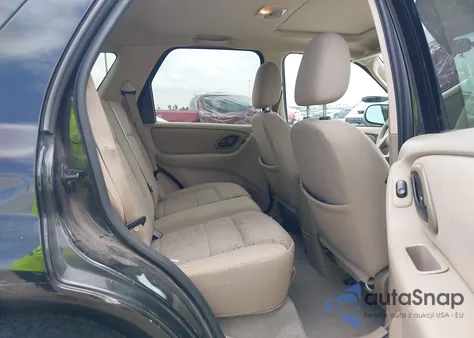 2005 Ford Escape Xlt z USA, uszkodzony, nr VIN 1FMYU03185KA32777